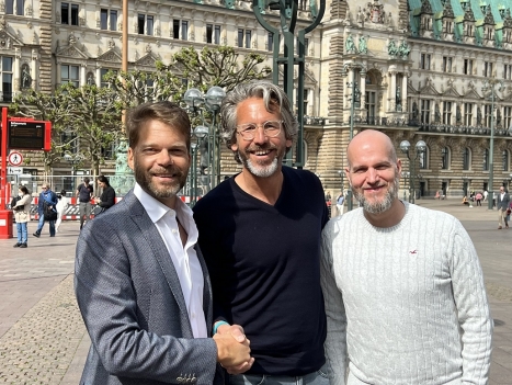 Klambt gründet Joint-Venture mit Junior Medien - (v.l.) Kai Rose (Verleger Mediengruppe Klambt), Jan Wickmann (GF Junior Medien) und Kai Kromat (Head of Digital bei Klambt) - Foto: Klambt